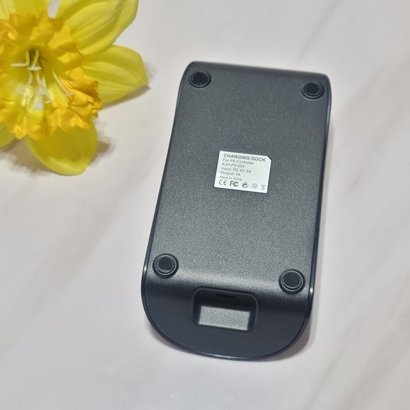 CONNYAM CHARGING DOCK FOR PS5 CONTROLLER - Picture 4 of 7